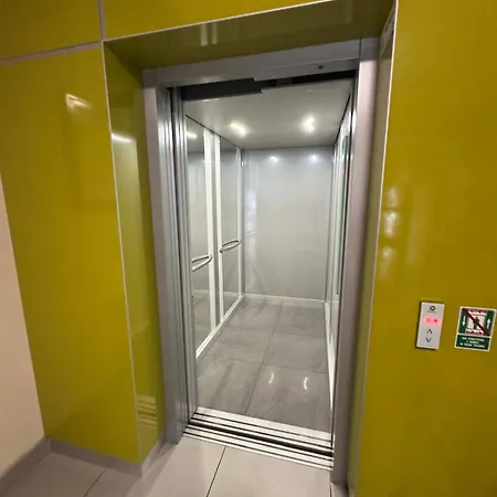 Airport & Stadion Premium 24h * Poznań