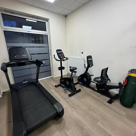 Airport & Stadion Premium 24h *