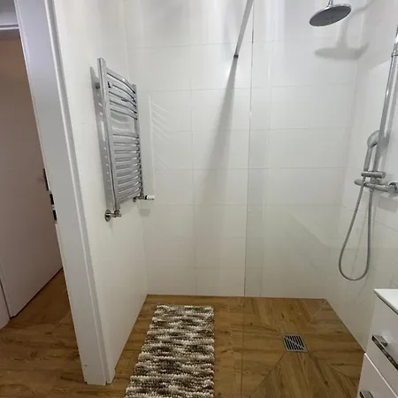 Airport & Stadion Premium 24h Apartamento *