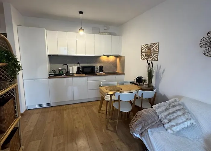 Airport & Stadion Premium 24h * Познань