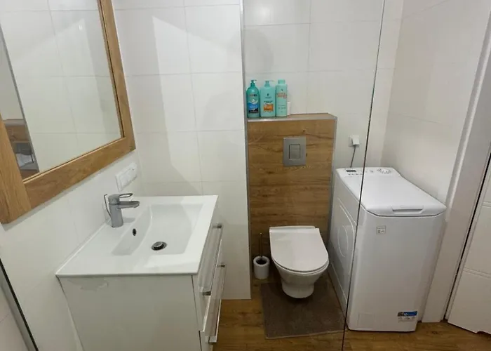 Airport & Stadion Premium 24h Познань