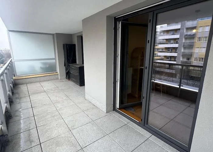 Airport & Stadion Premium 24h Познань