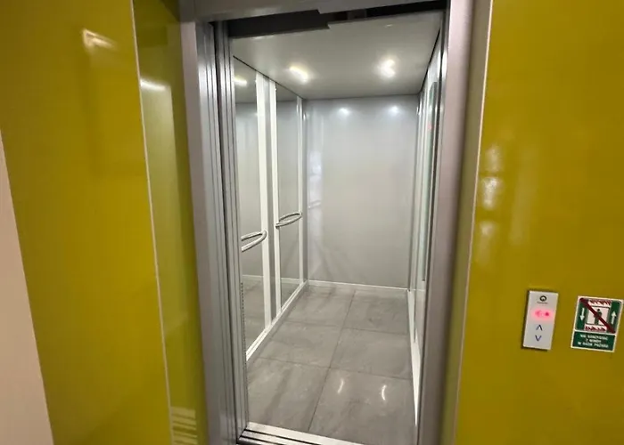 Airport & Stadion Premium 24h * Познань